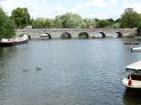 Clopton Bridge over the river at Stratford upon Avon - Stratford-Upon-Avon, Warwickshire, England.